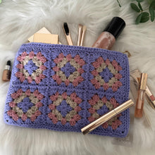 Load image into Gallery viewer, Granny Square Case Learn to Crochet Kit, Crochet Starter Kit, Beginners Crochet Kit, Crochet Gift, Complete Crochet Kit, DIY craft kit,