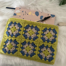 Load image into Gallery viewer, Granny Square Case Learn to Crochet Kit, Crochet Starter Kit, Beginners Crochet Kit, Crochet Gift, Complete Crochet Kit, DIY craft kit,